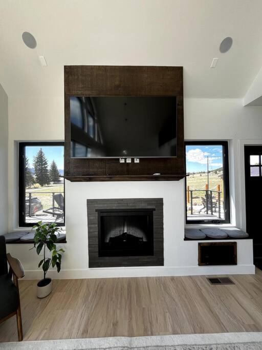 הוילה האץ' Red Rock Retreat Stunning Floor To Ceiling Views מראה חיצוני תמונה