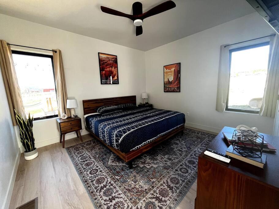 הוילה האץ' Red Rock Retreat Stunning Floor To Ceiling Views מראה חיצוני תמונה