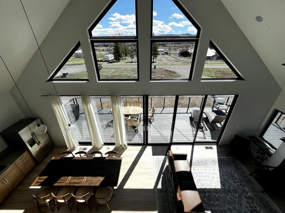 הוילה האץ' Red Rock Retreat Stunning Floor To Ceiling Views מראה חיצוני תמונה